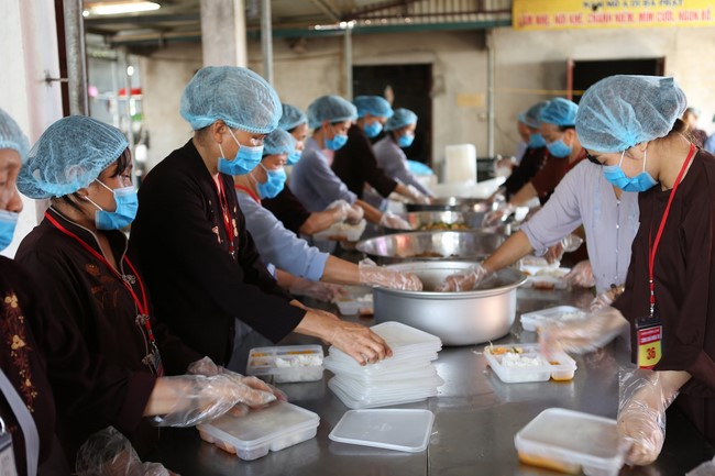 The 2nd Day of Summer Retreat for Children in Dong Cao pagoda